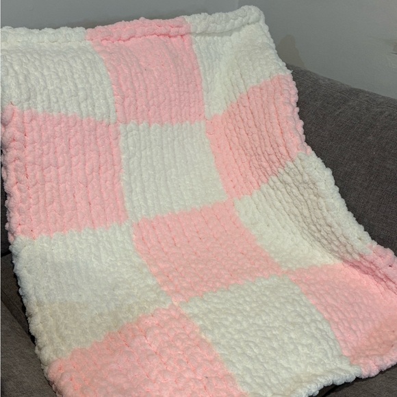 Baby chunky blanket.